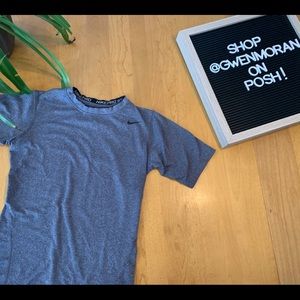 Nike Pro Kids medium Sweat wicking t-shirt